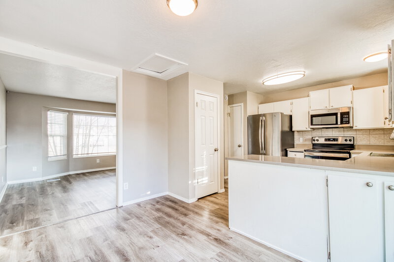 2,695/Mo, 3988 Burningham Dr Salt Lake City, UT 84119 Misc View 3