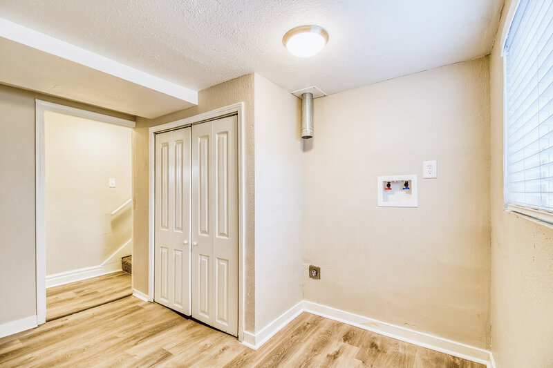 2,795/Mo, 3988 Burningham Dr Salt Lake City, UT 84119 Laundry Room View