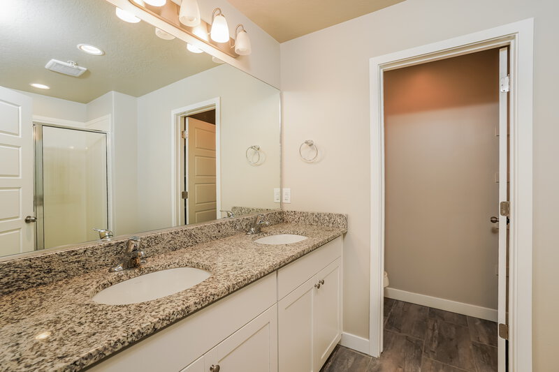 2,555/Mo, 7563 Wiles Pl Midvale, UT 84047 Main Bathroom View