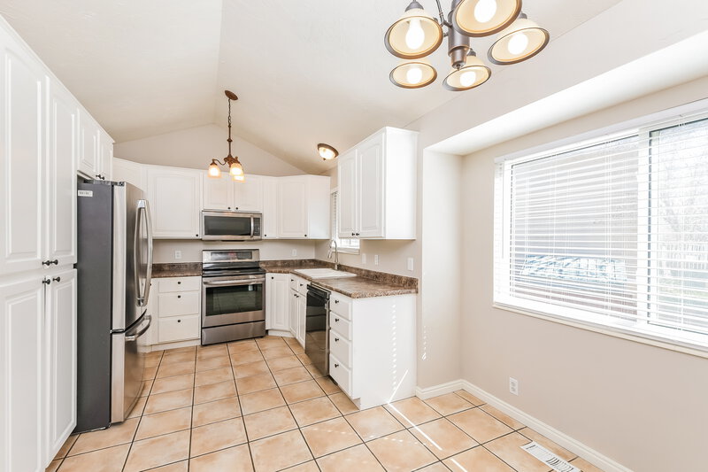 2,955/Mo, 780 Sandy Dunes Dr Sandy, UT 84094 Misc View 3