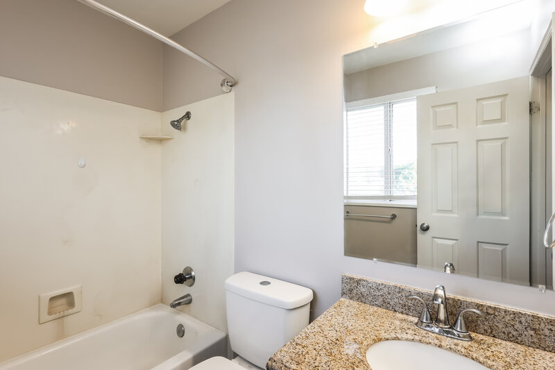 2,355/Mo, 7687 Washington Rd Magna, UT 84044 Main Bathroom View