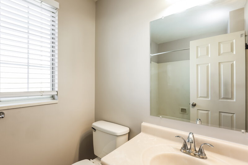 2,355/Mo, 7687 Washington Rd Magna, UT 84044 Bathroom View