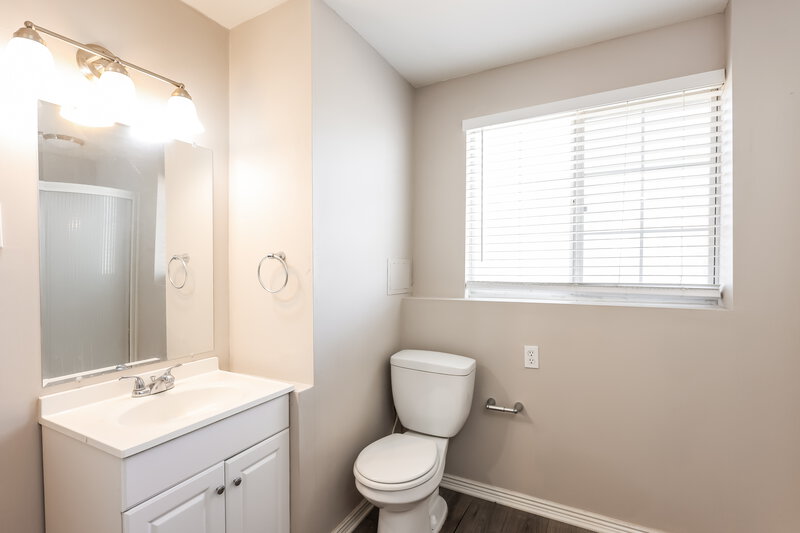 2,355/Mo, 7687 Washington Rd Magna, UT 84044 Bathroom View 2