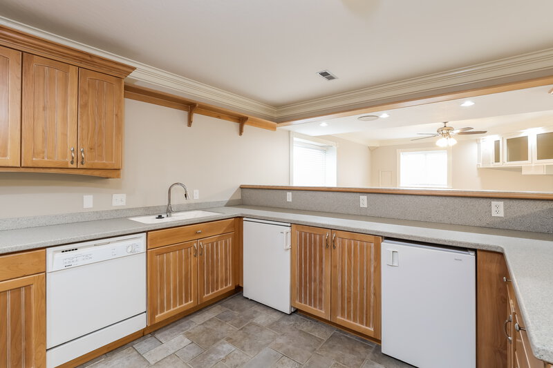 2,500/Mo, 1222 W Brister Dr Murray, UT 84123 Kitchen View