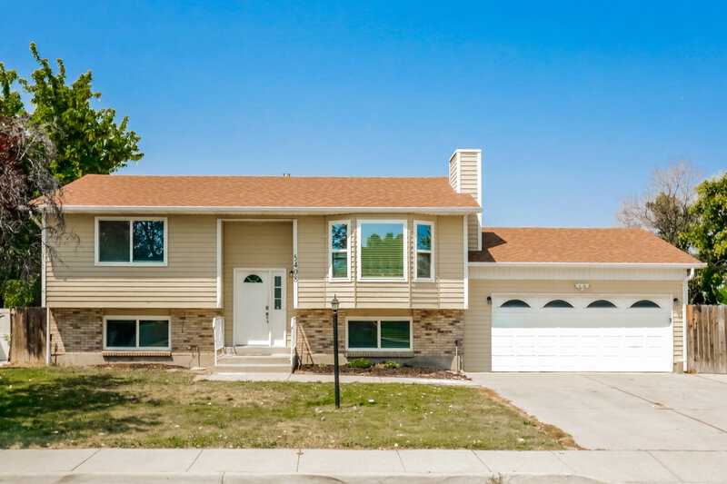 2,585/Mo, 5408 Hunter Dr Salt Lake City, UT 84120 External View