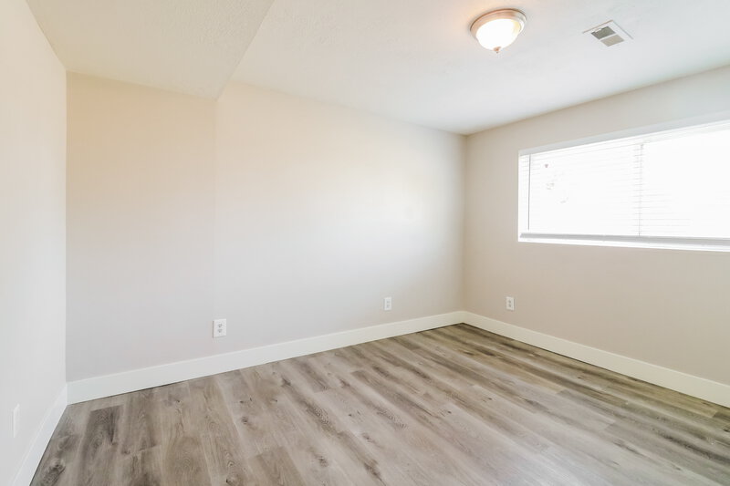 2,585/Mo, 5408 Hunter Dr Salt Lake City, UT 84120 Misc View 7