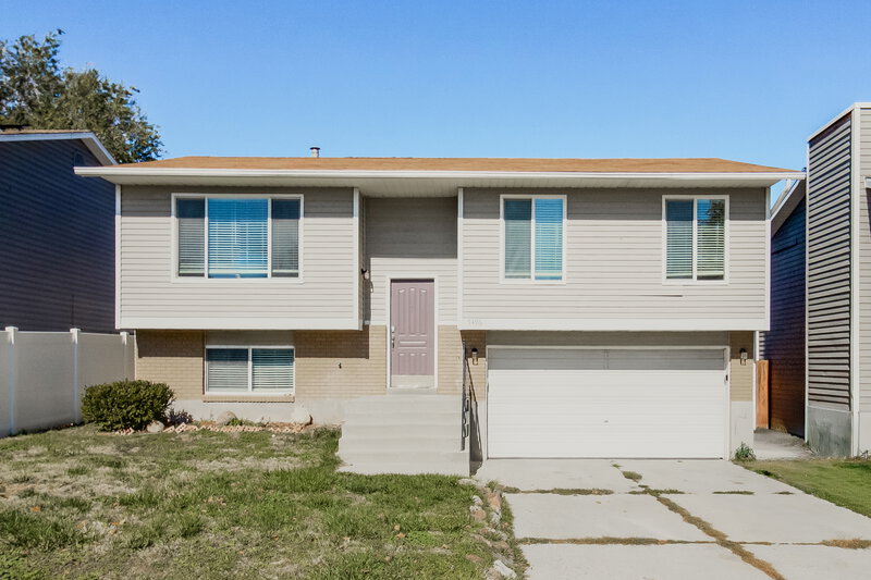 2,240/Mo, 5496 W 6600 S West Jordan, UT 84081 External View