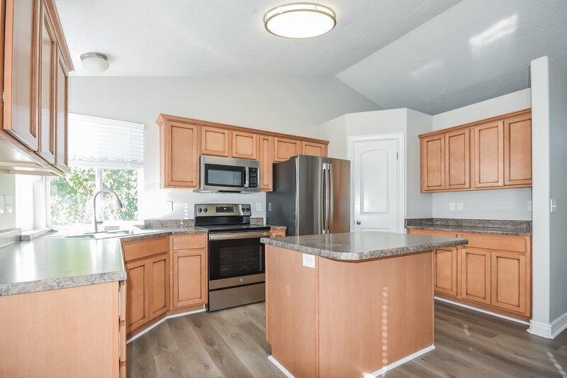 2,505/Mo, 5817 S 4150 W Roy, UT 84067 Misc View 3