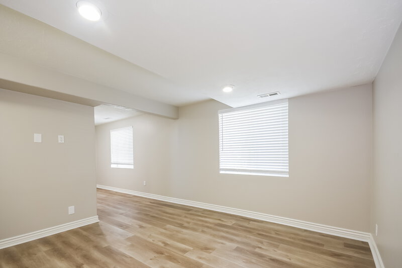 2,505/Mo, 5817 S 4150 W Roy, UT 84067 Misc View 12