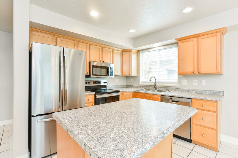 2,750/Mo, 4778 S Hanauer St Murray, UT 84107 Kitchen View