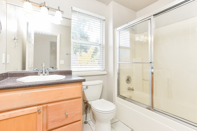 2,750/Mo, 4778 S Hanauer St Murray, UT 84107 Bathroom View