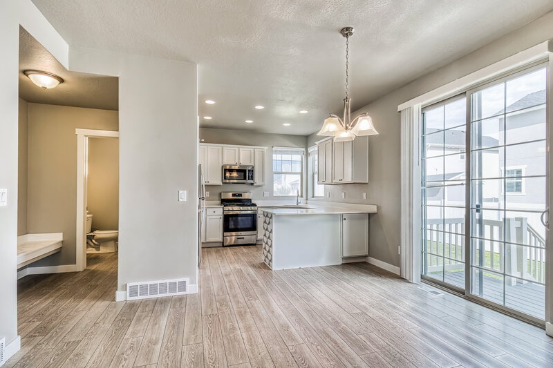 2,250/Mo, 1083 W Osprey Dr Stansbury Park, UT 84074 Dining Room View