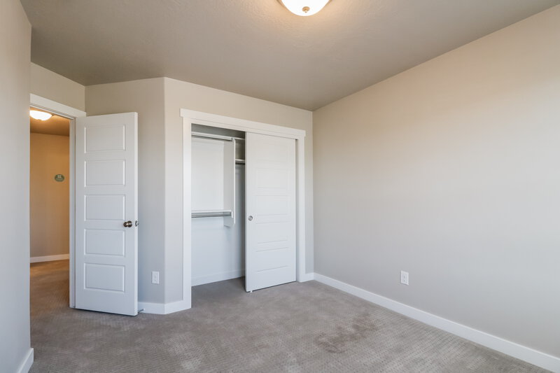 2,450/Mo, 1083 W Osprey Dr Stansbury Park, UT 84074 Bedroom View 3