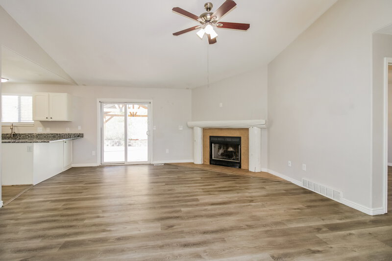 2,700/Mo, 14122 Rosaleen Ln Herriman, UT 84096 Living Room View 2