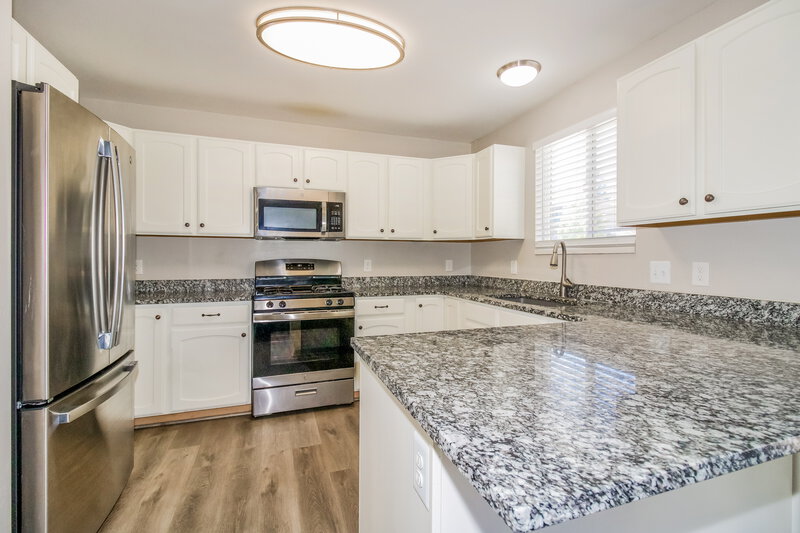 2,700/Mo, 14122 Rosaleen Ln Herriman, UT 84096 Kitchen View