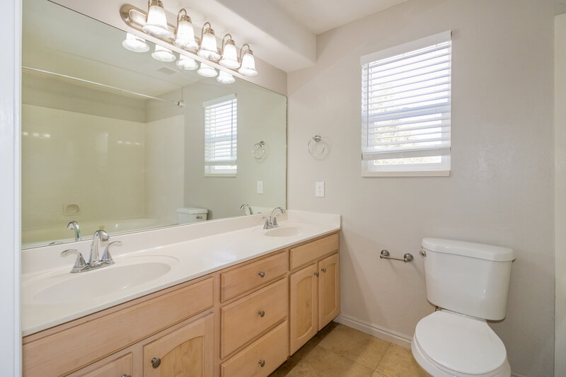 2,700/Mo, 14122 Rosaleen Ln Herriman, UT 84096 Main Bathroom View