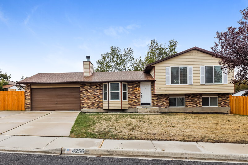 2,920/Mo, 4256 S 6180 W West Valley City, UT 84128 External View