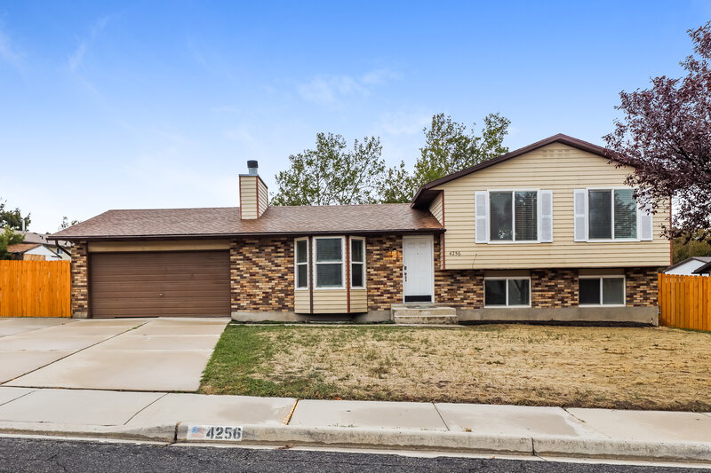 2,725/Mo, 4256 S 6180 W West Valley City, UT 84128 External View