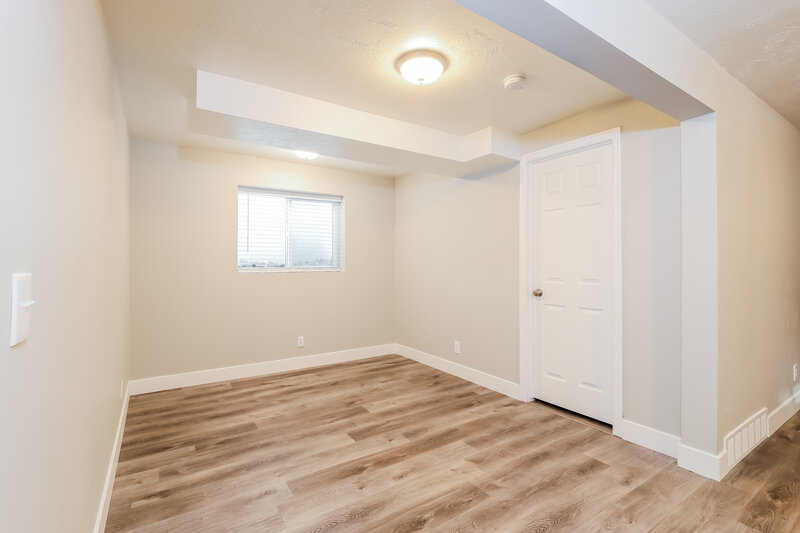 2,755/Mo, 4256 S 6180 W West Valley City, UT 84128 Misc View 6