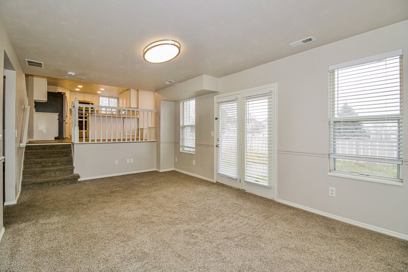 2,475/Mo, 6957 S Diamondleaf Way West Jordan, UT 84081 Family Room View 2