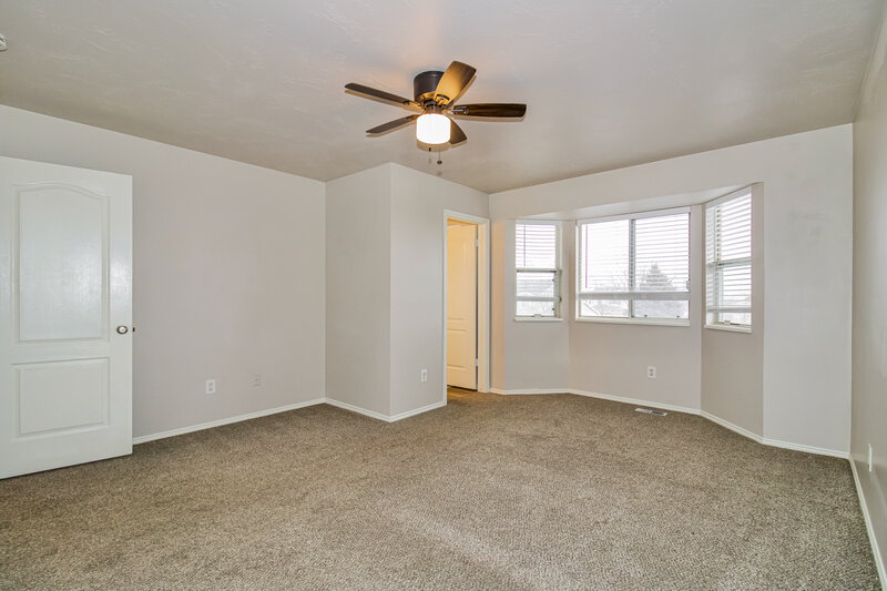 2,475/Mo, 6957 S Diamondleaf Way West Jordan, UT 84081 Main Bedroom View 2