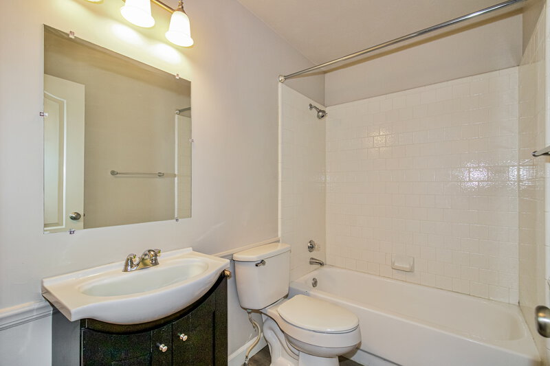 2,475/Mo, 6957 S Diamondleaf Way West Jordan, UT 84081 Bathroom View