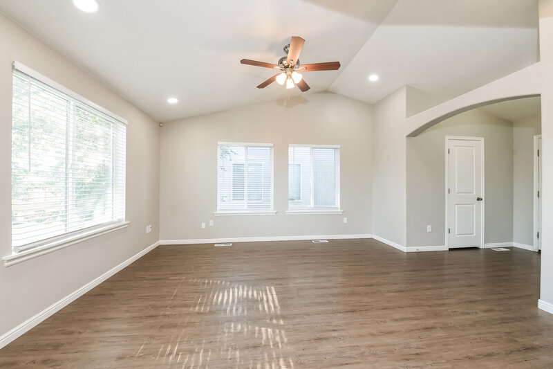2,435/Mo, 3423 S Melanie Cove Magna, UT 84044 Living Room View