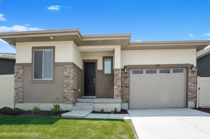 2,340/Mo, 7877 W Walk About Way Magna, UT 84044 External View