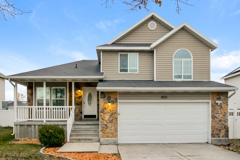 2,790/Mo, 1831 W Quarter Horse Ave Salt Lake City, UT 84116 External View