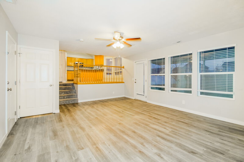 2,790/Mo, 1831 W Quarter Horse Ave Salt Lake City, UT 84116 Living Room View