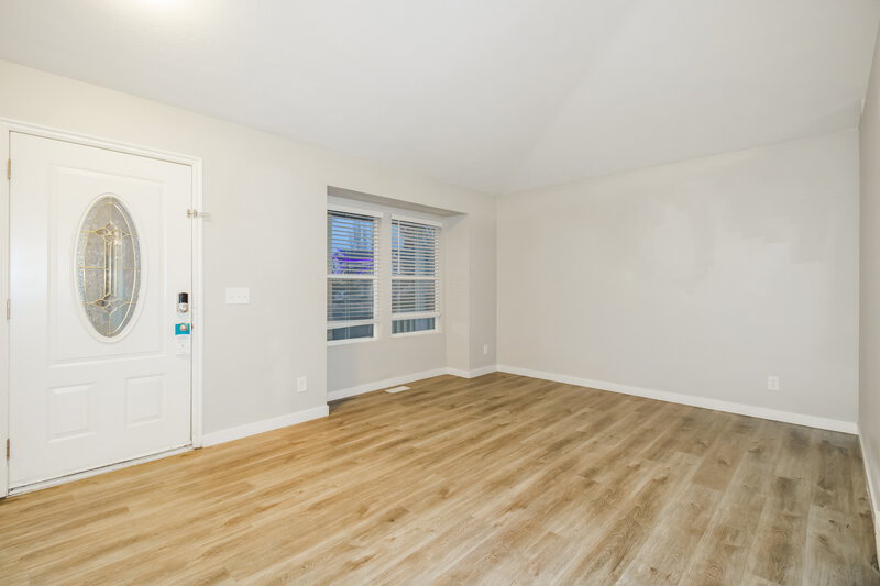 2,790/Mo, 1831 W Quarter Horse Ave Salt Lake City, UT 84116 Family Room View