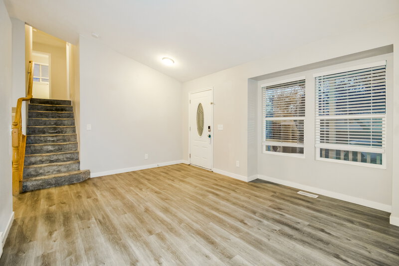 2,790/Mo, 1831 W Quarter Horse Ave Salt Lake City, UT 84116 Family Room View 2