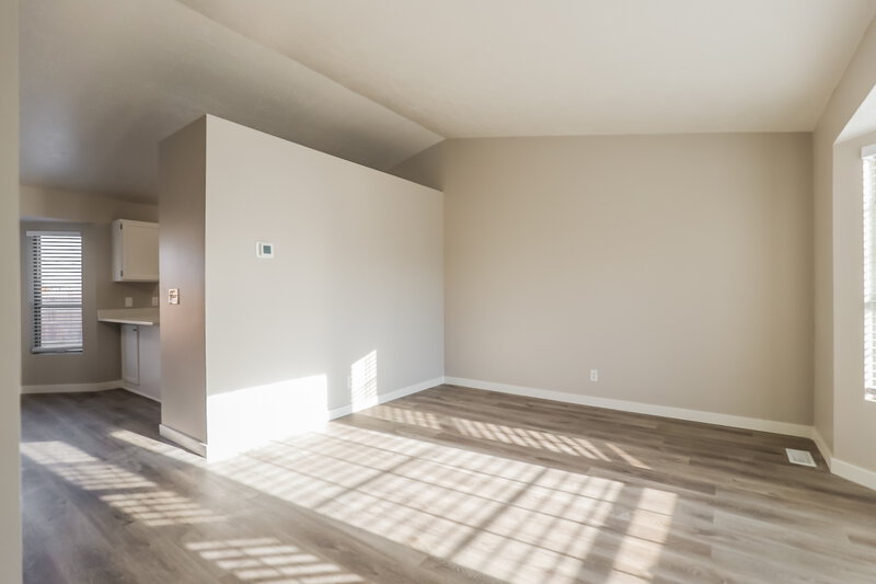 2,645/Mo, 3986 W 8660 S West Jordan, UT 84088 Misc View