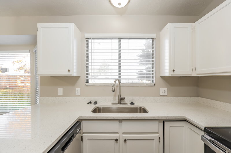 2,645/Mo, 3986 W 8660 S West Jordan, UT 84088 Misc View 4