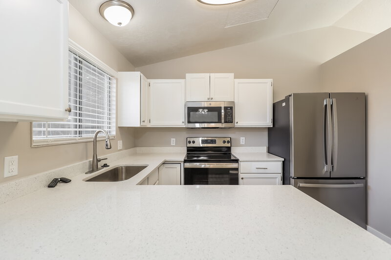 2,645/Mo, 3986 W 8660 S West Jordan, UT 84088 Misc View 5