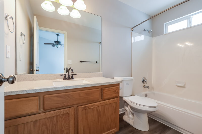 2,495/Mo, 7421 S Sycamore Glen Cir West Jordan, UT 84081 Bathroom View