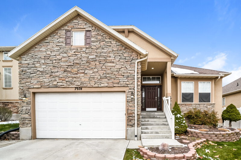 2,360/Mo, 7974 S Big Sycamore Dr West Jordan, UT 84081 External View
