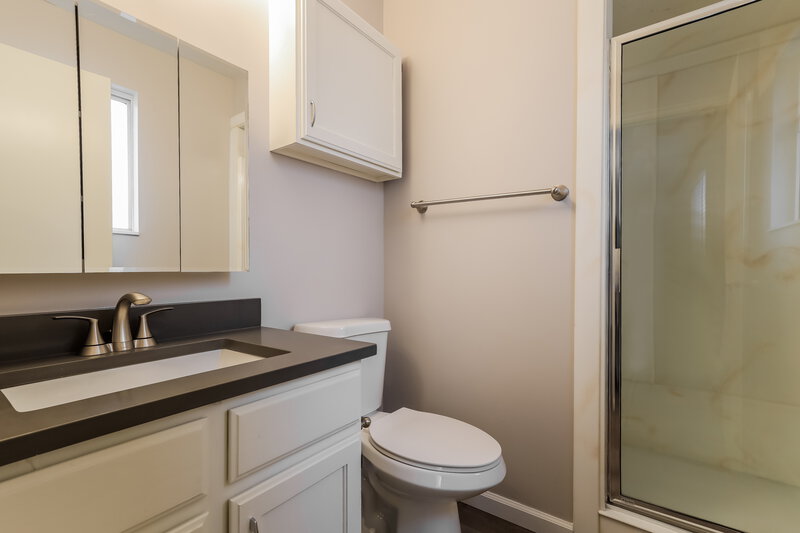 2,390/Mo, 4042 S Latimer Dr Salt Lake City, UT 84120 Main Bathroom View