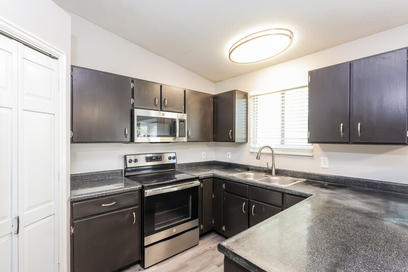 2,155/Mo, 5902 South Woodview Dr Salt Lake City, UT 84118 Misc View 5