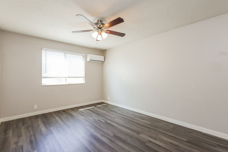 2,155/Mo, 5902 South Woodview Dr Salt Lake City, UT 84118 Misc View 9