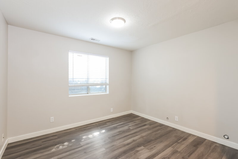 2,155/Mo, 5902 South Woodview Dr Salt Lake City, UT 84118 Misc View 11