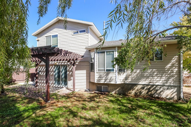 2,155/Mo, 5902 South Woodview Dr Salt Lake City, UT 84118 Misc View 14