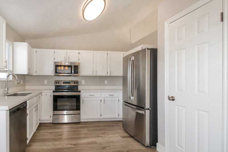 2,395/Mo, 6125 S 6105 W Salt Lake City, UT 84118 Misc View 3