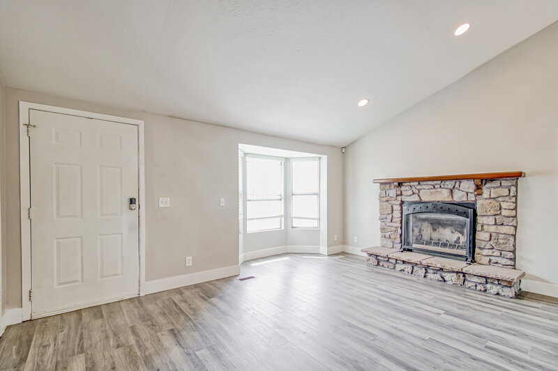 2,565/Mo, 6144 W Rishel Cir West Valley City, UT 84128 Living Room View