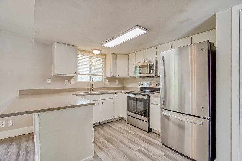 2,565/Mo, 6144 W Rishel Cir West Valley City, UT 84128 Kitchen View