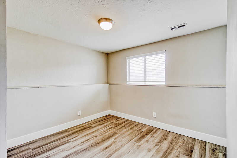 2,565/Mo, 6144 W Rishel Cir West Valley City, UT 84128 Bedroom View 3