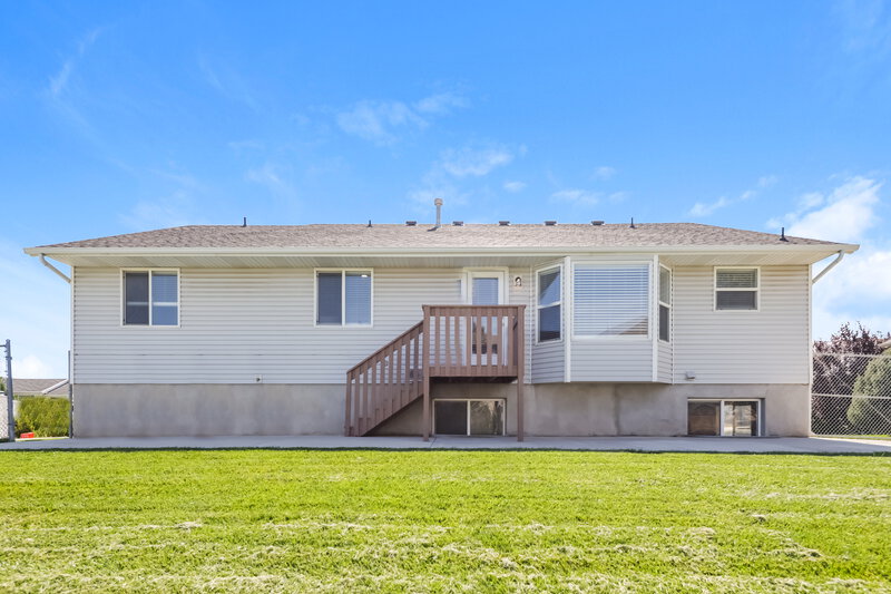 2,655/Mo, 6542 W 2920 S Unit 304 West Valley City, UT 84128 Rear View