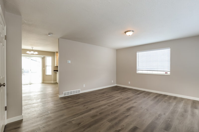 3,005/Mo, 5463 W Spike Ave Unit 19 West Valley City, UT 84120 Living Room View 2