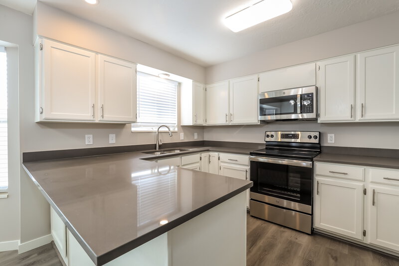 3,005/Mo, 5463 W Spike Ave Unit 19 West Valley City, UT 84120 Kitchen View
