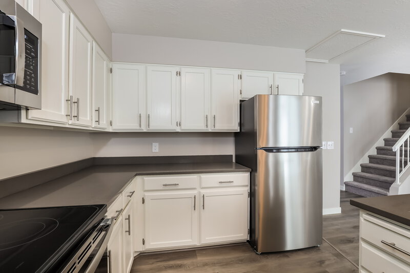 3,005/Mo, 5463 W Spike Ave Unit 19 West Valley City, UT 84120 Kitchen View 2
